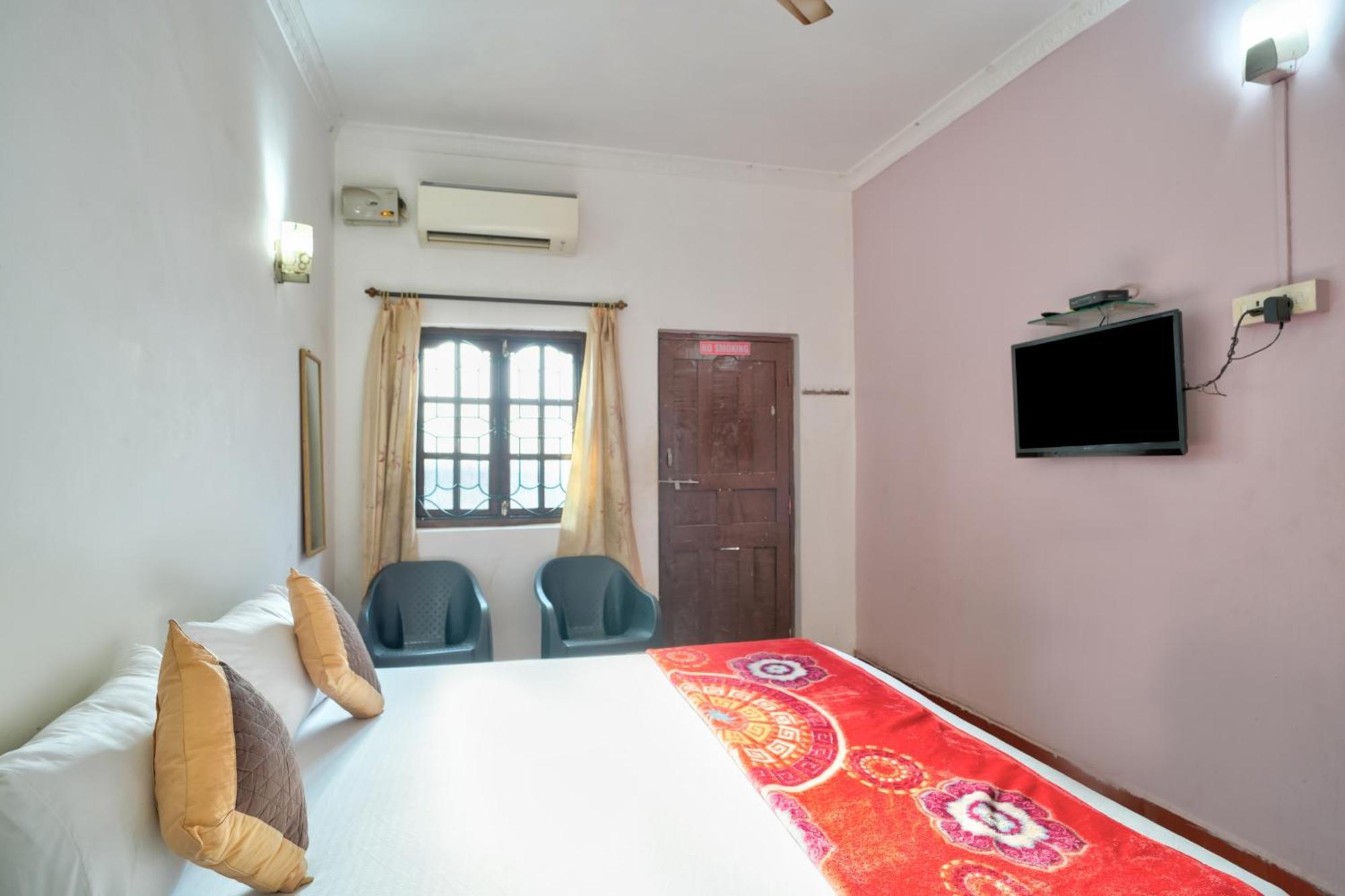 Om Sai Guest House カラングート エクステリア 写真