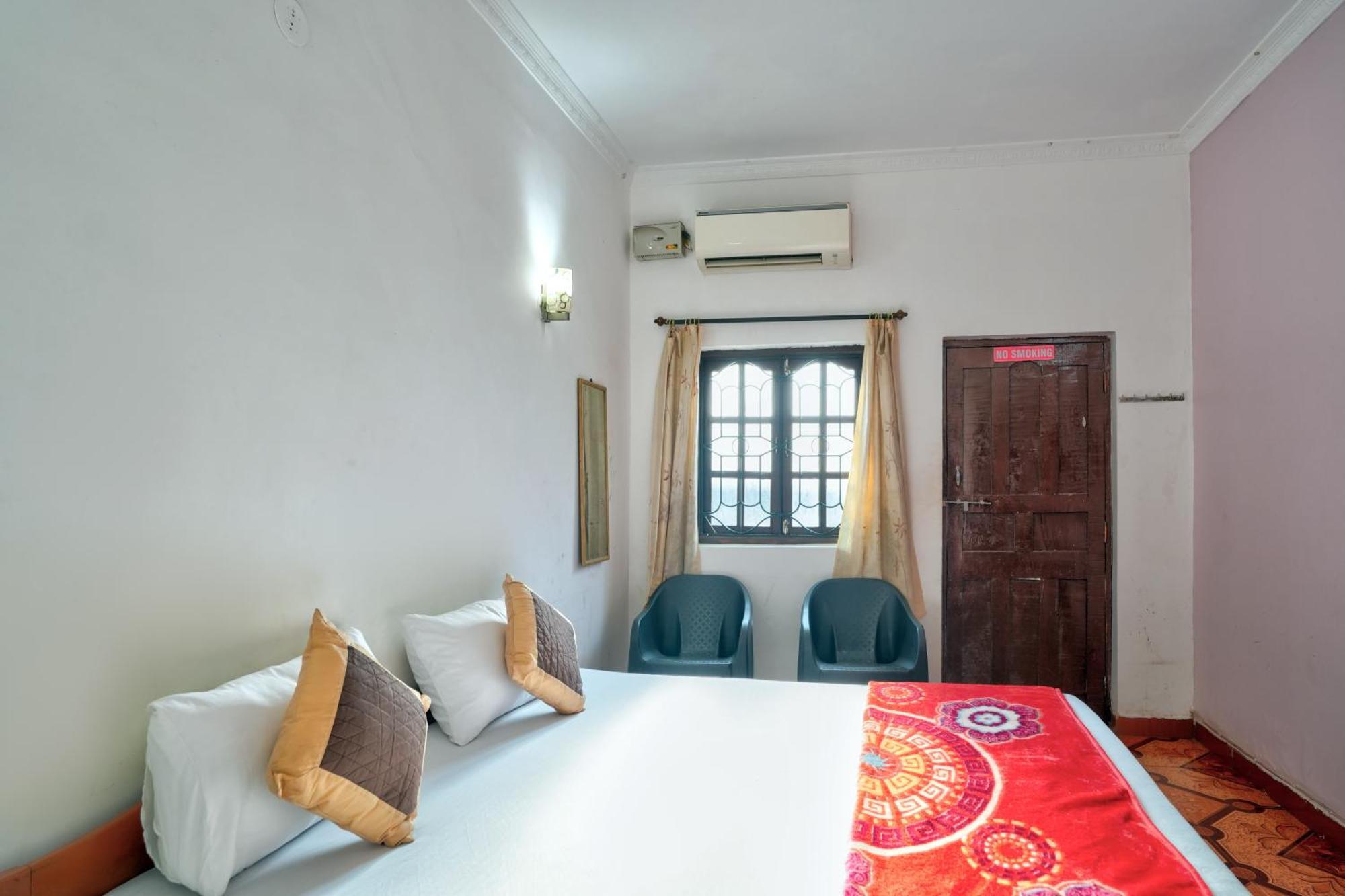 Om Sai Guest House カラングート エクステリア 写真