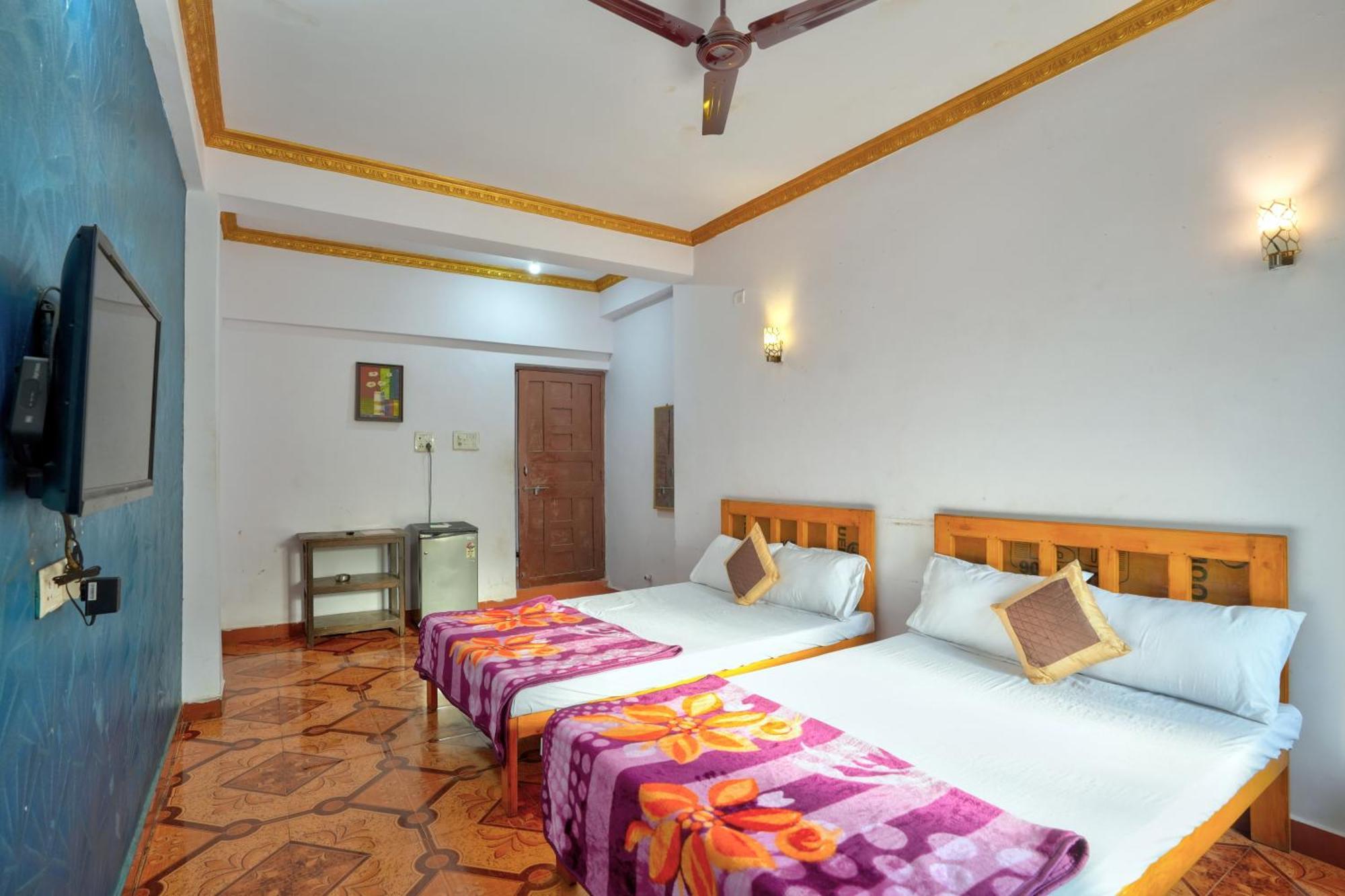 Om Sai Guest House カラングート エクステリア 写真